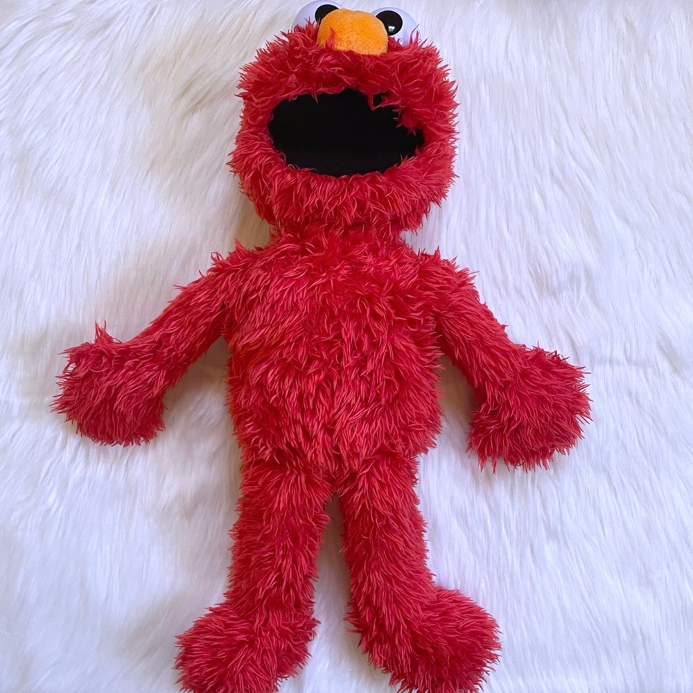 Hasbro Sesame Street Play All Day Interactive Elmo - Picture 4 of 13